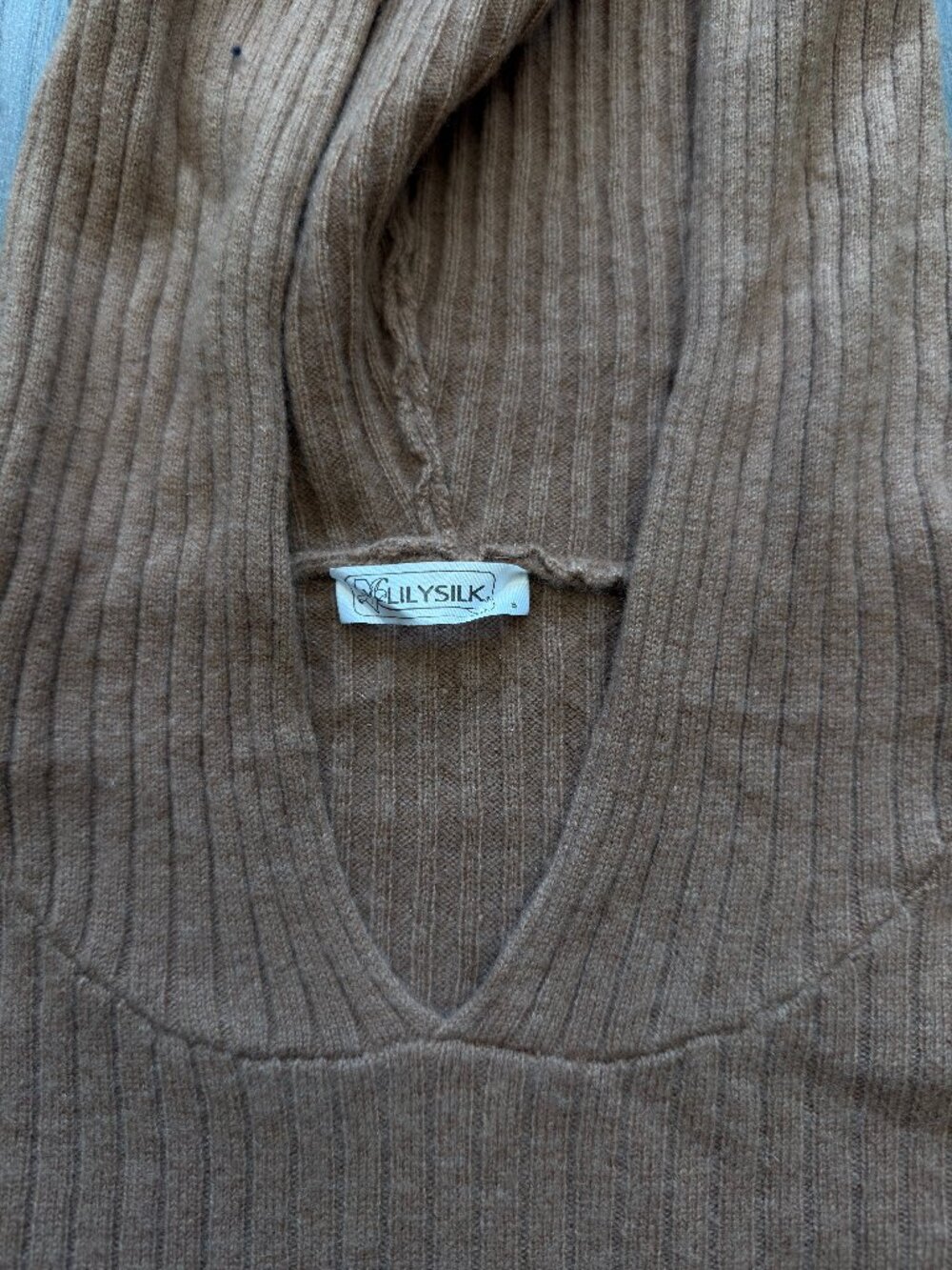 Lily Silk 100% Cashmere Sweatsuit Set - Picture 6 of 6